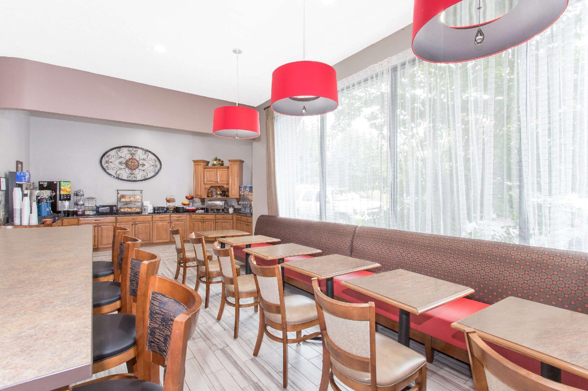 Ramada By Wyndham Hendersonville Zewnętrze zdjęcie