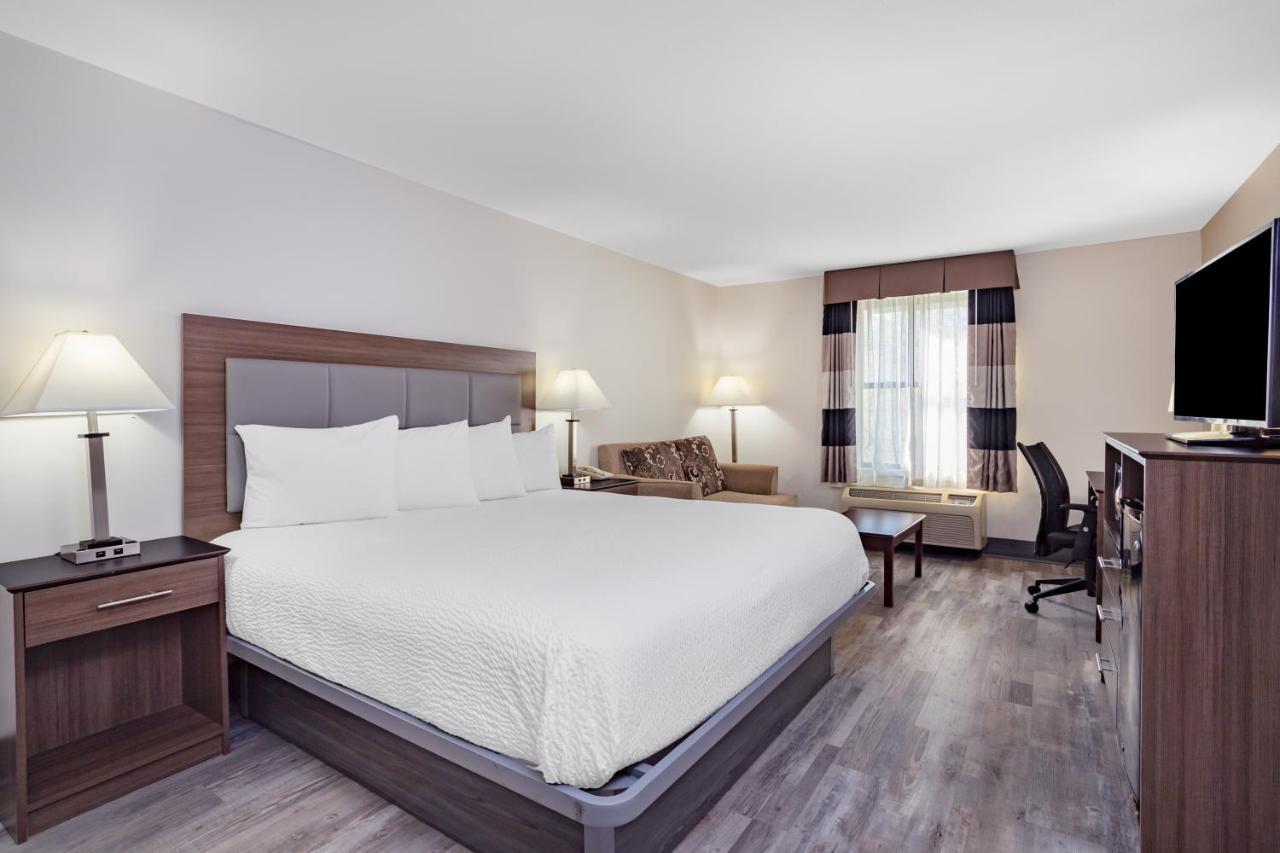 Ramada By Wyndham Hendersonville Zewnętrze zdjęcie