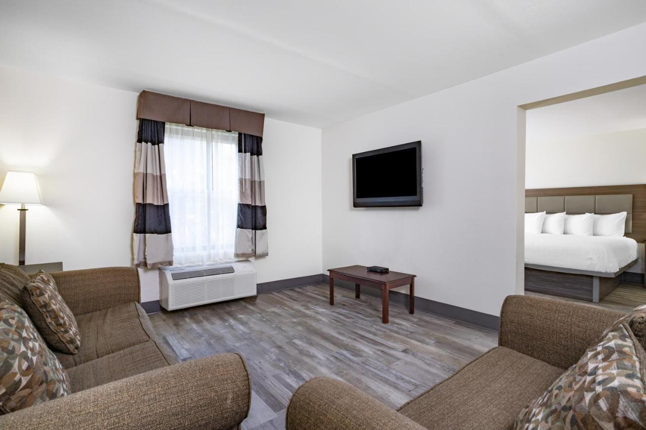 Ramada By Wyndham Hendersonville Zewnętrze zdjęcie