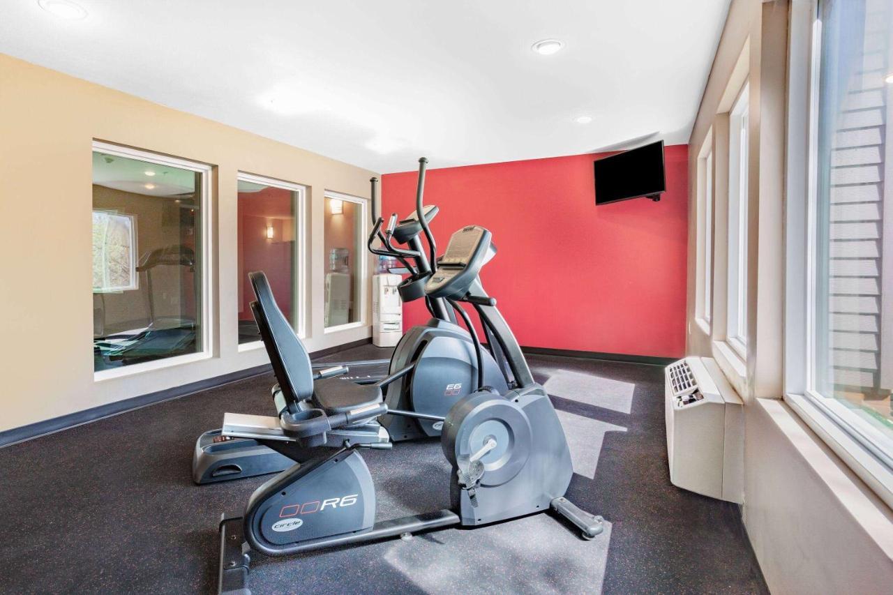 Ramada By Wyndham Hendersonville Zewnętrze zdjęcie