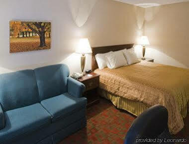 Ramada By Wyndham Hendersonville Zewnętrze zdjęcie